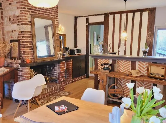 Apartament -parking Prive -la Batisse -coeur Historique - La Clef De