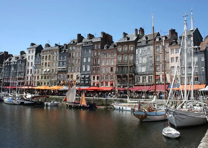 -parking Prive -la Batisse -coeur Historique - La Clef De Apartament Honfleur