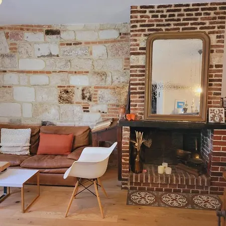 -la Batisse -parking Privé -coeur Historique - La Clef De *