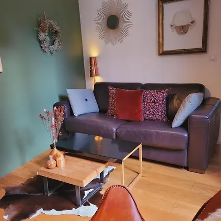 -la Batisse -parking Privé -coeur Historique - La Clef De