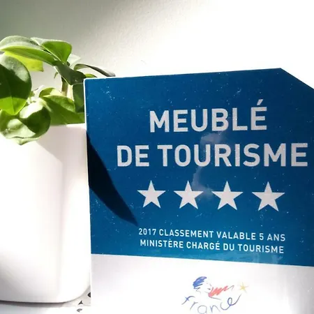 -la Batisse -parking Privé -coeur Historique - La Clef De *